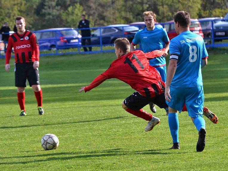 Zichovec (v červeném) porazil doma nečekaně Švermov 3:1.