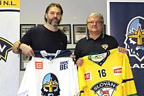 Jaromír Jágr (vlevo) a Vladimír Evan stvrdili spolupráci mezi hokejovými kluby Kladna a Ústí nad Labem.