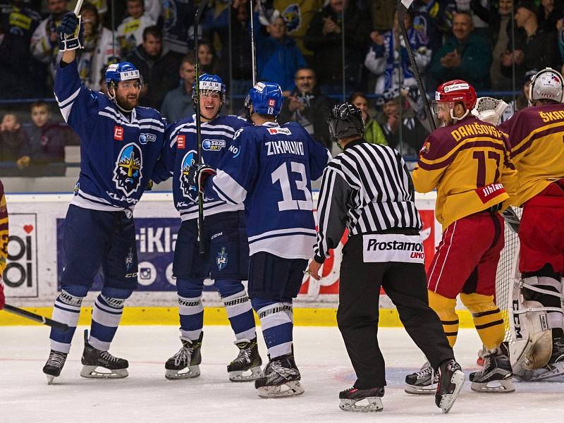 Tahák WSM ligy: Kladno - Jihlava 2:1, domácí slaví první gól Redlicha,vlevo Cetkovský