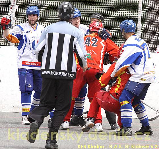 KEB Kladno - Hradec Králové 6:2 (2:0, 2:1, 2:1), 2. finále extraligy hokejbalu 2008/9, hráno10.5.2009