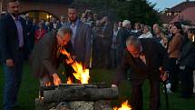 Zapalování vatry na Masarykovu počest 2019