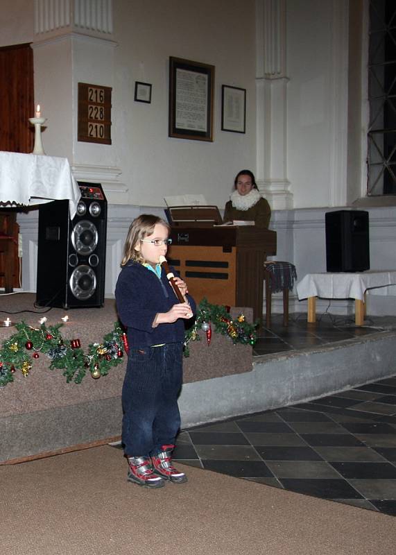 Bohoslužba se konala o Štědrý den od 16 hodin.