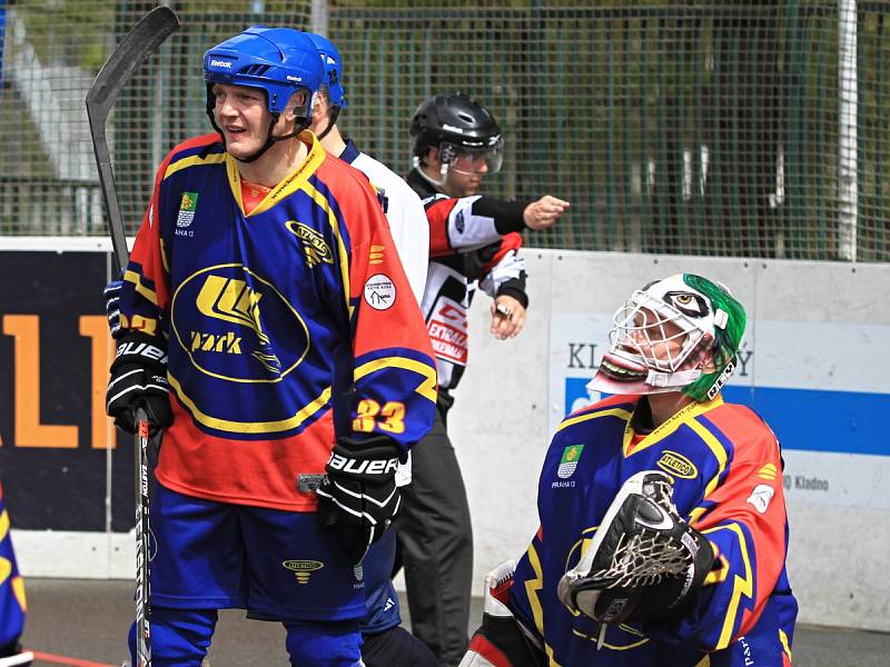 Do čtvrtfinále vstoupil Alpiq skvěle, vede nad Kert Parkem 2:0 na zápasy // Alpiq Kladno - Kert Park Praha 3:1, play off, CCM Extraliga hokejbalu 2014-2015, 26. 4. 2015