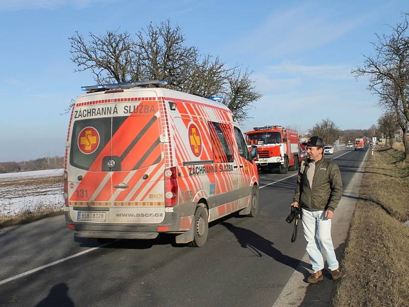 Tragická dopravní nehoda u Slaného si vyžádala tři mrtvé