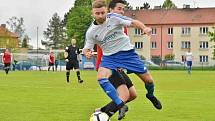 Krajský přebor: Slaný (v bílém) přejelo doma Hvozdnici 6:1.