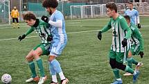 Slovan Bratislava B (ve světle modrém) porazil v přípravě Sokol Hostouň 2:1.