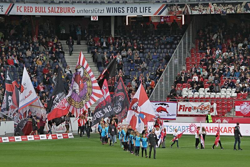 Tým Sokol Hostouň U13 navštívil utkání Salzburg - Vídeň, bonus za výhru v KÁBA CUPu 2019