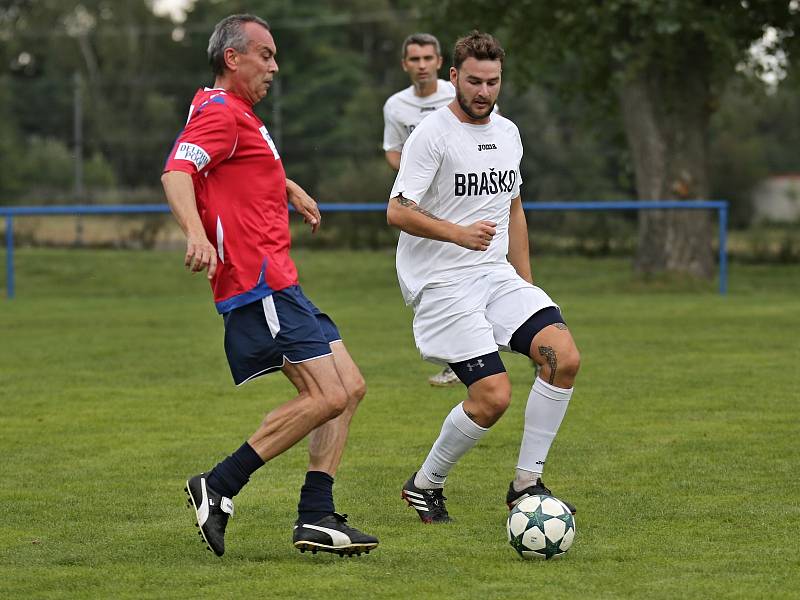 SK Braškov - Internacionálové ČR 3:2. Oslavy 90 let fotbalu na Braškově 