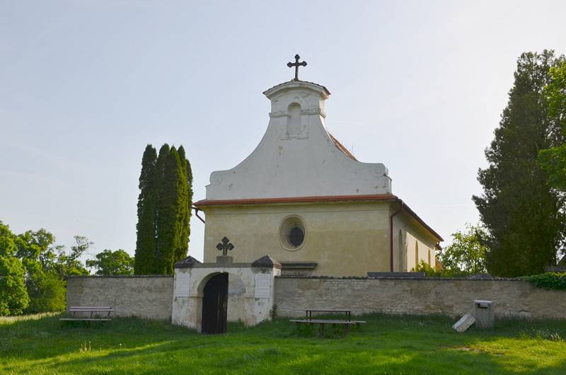 Do libušínské gotické zvonice se po třiceti letech vrátil zvon, poprvé se rozezní na Noc kostelů.