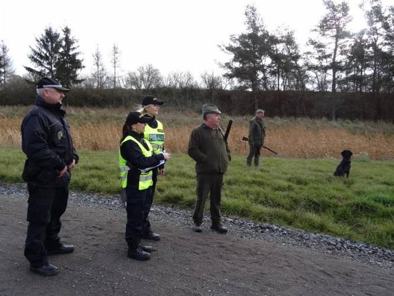 Policejní kontroly při honech.