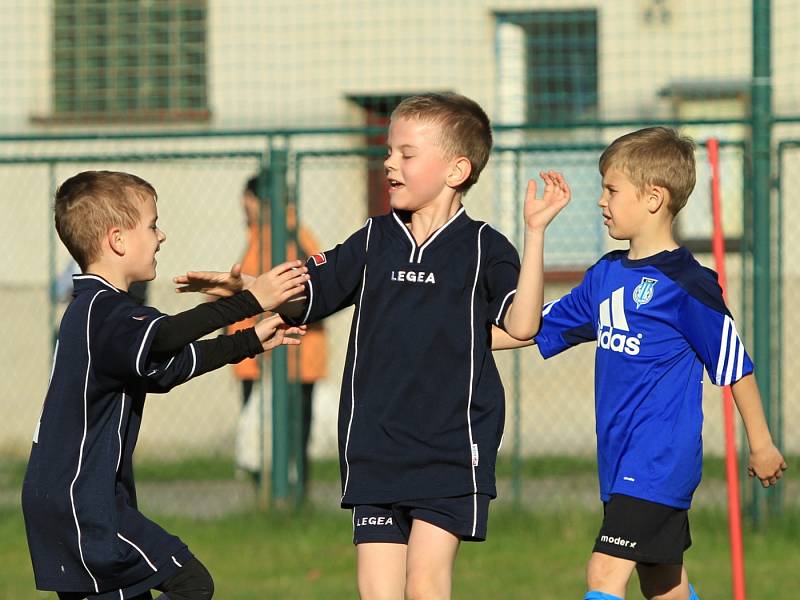 SK Slaný - SK Buštěhrad // Slavoj Kladno - SK Slaný B - SK Buštěhrad ml. přípravky dvojzápasy okr. Kladno 21. 4. 2016