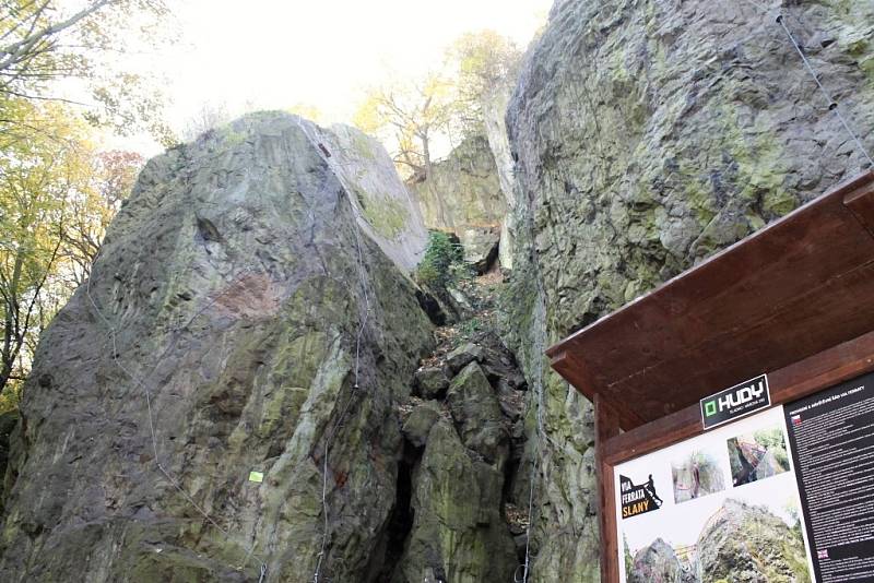 Cvičení HZS a Letecké služby PČR na Slánské hoře