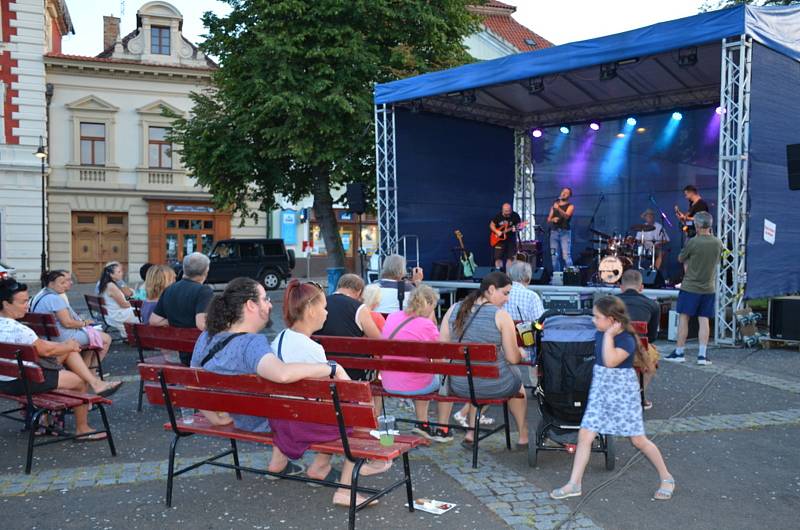 Koncert skupiny Five Rivers Blues Band ve Slaném.