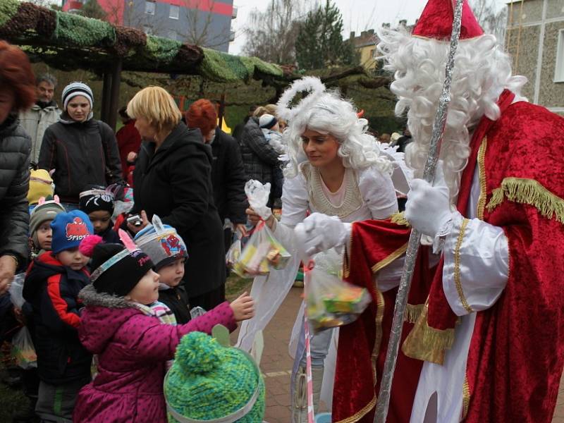 Mikulášská návštěva ve školce Na Dolíkách ve Slaném