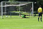 Velká Dobrá (v bílém) porazila v sousedském derby Braškov jasně 4:1. 