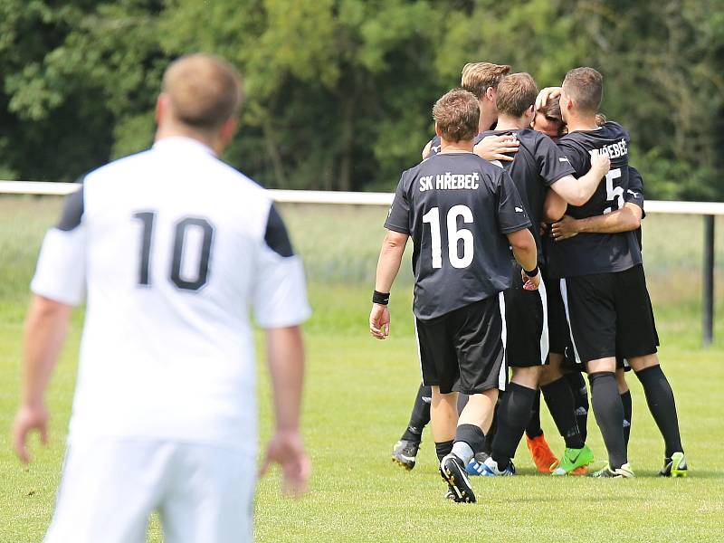 TJ sportovní klub Hřebeč - FC 05 Zavidov 3:1 (2:0), 16. 6. 2018