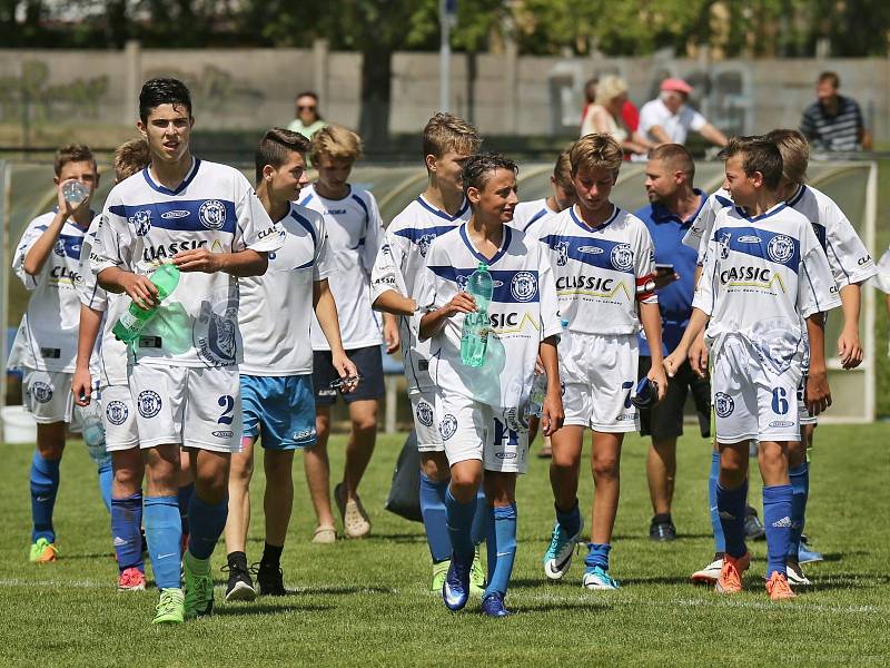 Kladenský pohár 2017. Turnaj pro kategorii U15 proběhl poslední červencový víkend na Stadionu Františka Kloze