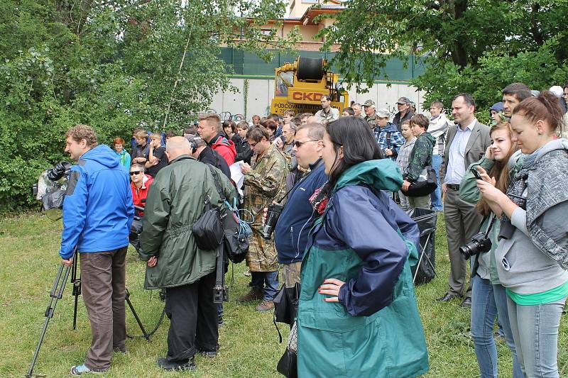 Tým Laborek a štáb České televize při natáčení dalšího dílu pořadu Zázraky přírody