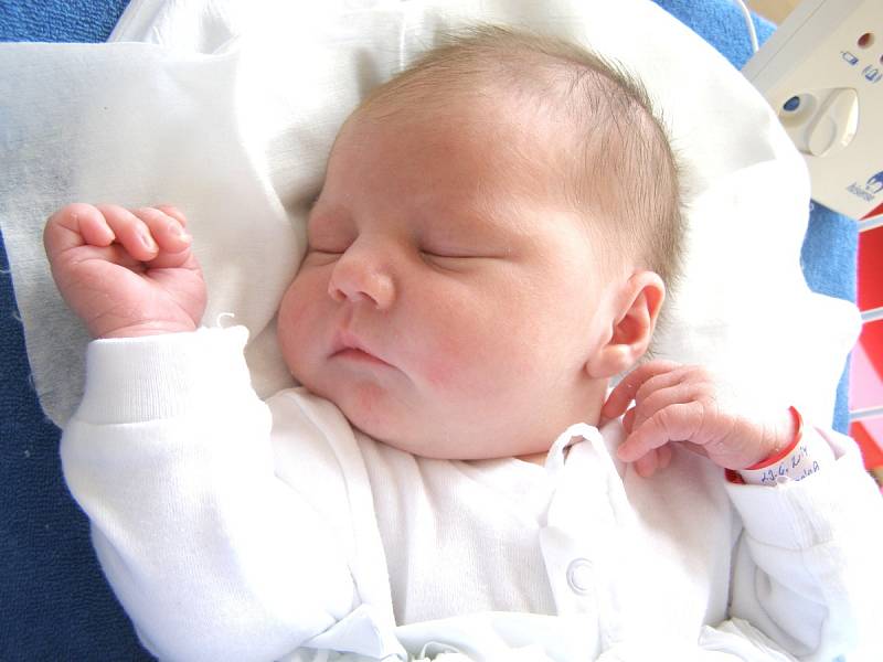 Sára Miterová, Kladno. Narodila se 23. června 2014, vážila 3,72 kg a měřila 49 cm. Rodiče jsou Lucie a Kristian Miterovi (porodnice Kladno).