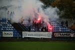 Policie a pořadatelé pacifikovali skupinku fans hostů, kteří proti zákazu vnikli do areálu hřiště // SK Kladno - FK Baník Most - Souš 1:3 (0:0), Divize B, 10. 10. 2020