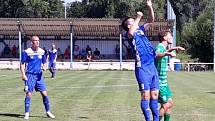 Velvary (v modrém) doma přemohly Loko Vltavín Praha 2:1.