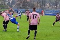 Velvary (v růžovém) zaválaly a v Ústí nad Labem vyhrály vysoko 4:0.