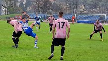 Velvary (v růžovém) zaválaly a v Ústí nad Labem vyhrály vysoko 4:0.