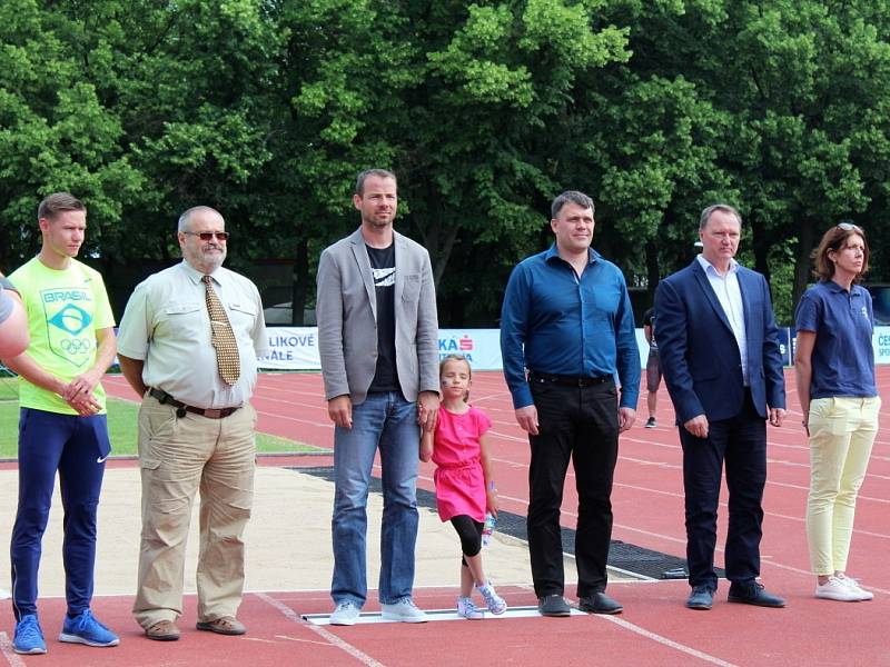 Finále 49. ročníku Poháru rozhlasu a ŠLZS se na kladenském Sletišti zúčastnily školy z celé republiky, a také hvězdy Pavel Maslák, Adam Sebastian Helcelet nebo Pavel Holuša. 