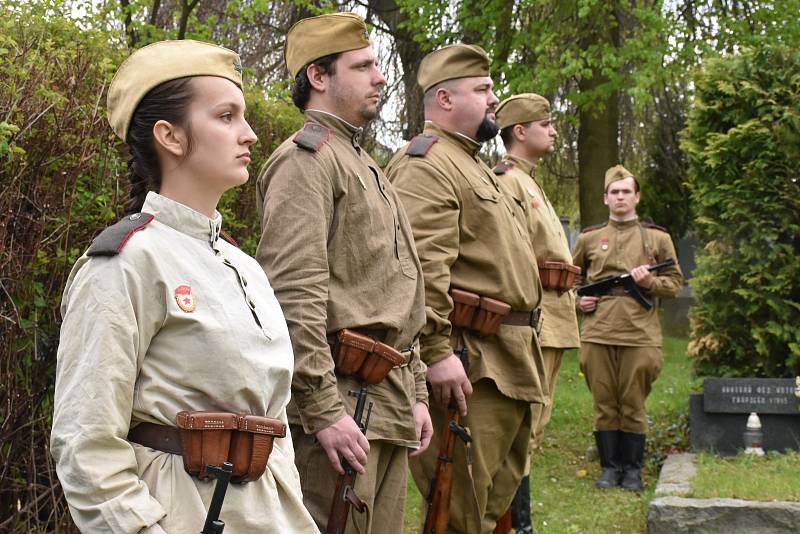 Rekonstrukce bojů z konce II. světové války. Rudá armáda opět osvobodila Brandýsek, k vidění byly téměř dvě stovky vojáků.