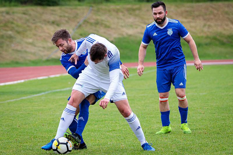 Fotbalová příprava: Kladno (v bílém) nečekaně vyhrálo na hřišti SK Slaný vysoko 7:1.