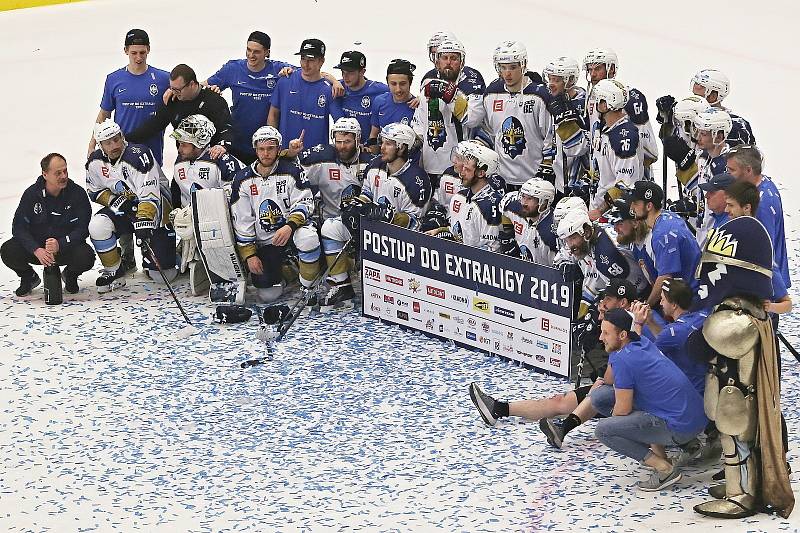 Utkání se neslo v duchu oslav postupu Rytířů do extraligy... //  Rytíři Kladno – Piráti Chomutov 1:2 pp, Chance liga, 21. 4. 2019