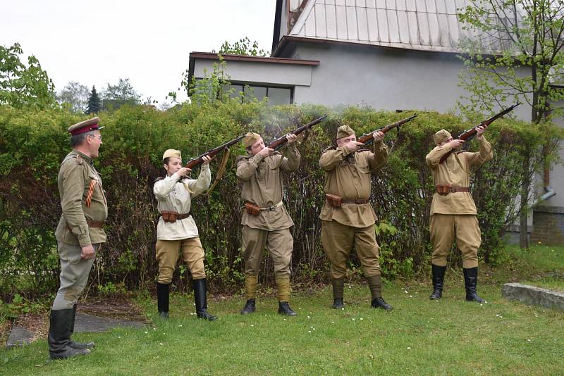 Rekonstrukce bojů z konce II. světové války. Rudá armáda opět osvobodila Brandýsek, k vidění byly téměř dvě stovky vojáků.