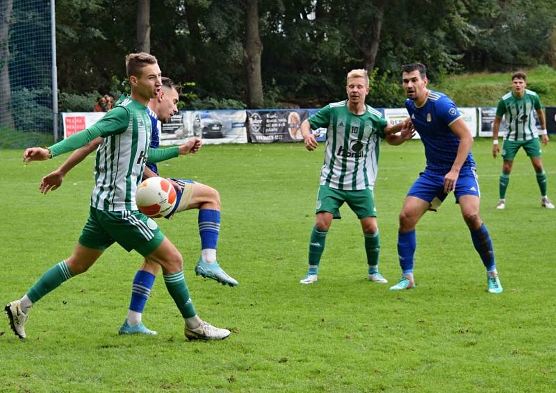 ČFL: Motorlet (v modrém) s posilou Miroslavem Stochem porazil Hostouň 3:1.