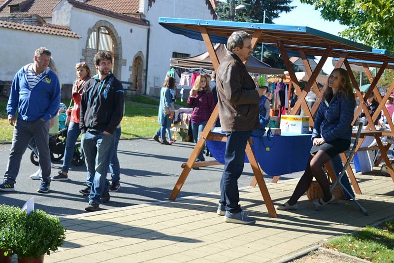 Slavnostní bohoslužby se účastnil kardinál Dominik Duka.