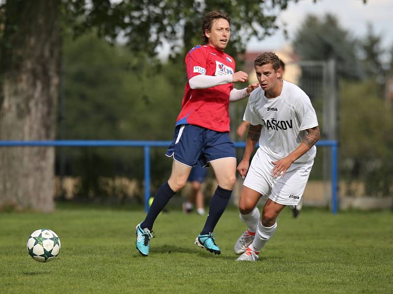 SK Braškov - Internacionálové ČR 3:2. Oslavy 90 let fotbalu na Braškově 