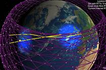 Projekt Starlink společnosti SpaceX vypustí do roku 2027 dvanáct tisíc družic pro internet. Ty mají coby žluté body v síti na obrázku své přesně určené místo.