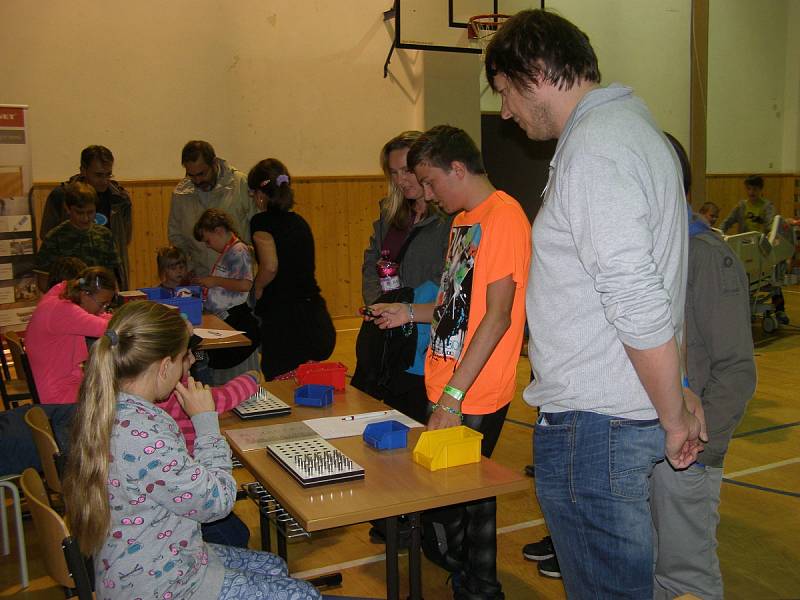 Noc vědců se ve slánském gymnáziu konala už popáté. 