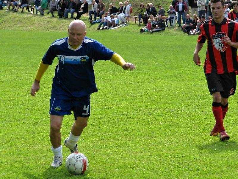 Sokol Zákolany slavil 100 let trvání. Moderovala zdejší celebrita Bára Štěpánová, přítomny byly také Ivan Hlas či elitní fotbalisté minulosti Ivan Hašek nebo Ladislav Vízek a jeho Kozlovna. 