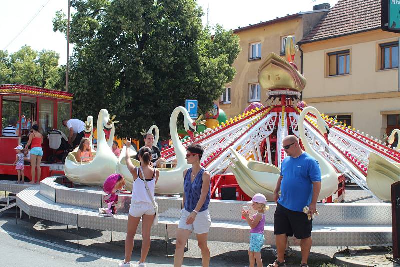 Na pouti byly kolotoče, výstavy i vojenská technika.