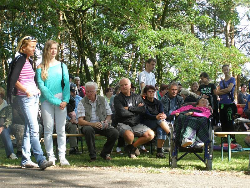 Charitativní festival Valdecký háj se uskutečnil v sobotu v Braškově.