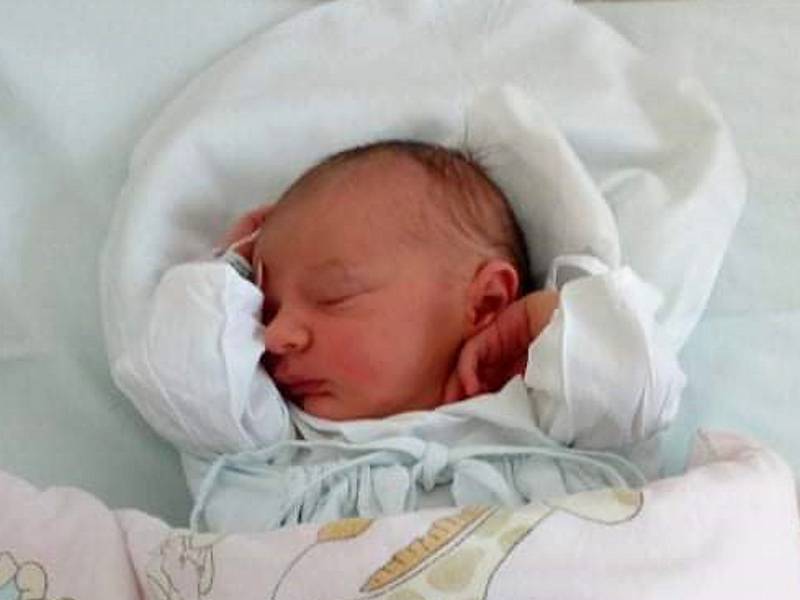 Lucie Kudrnová, Kladno. Narodila se 3. března 2020. Po porodu vážila 2,78 kg a měřila 46 cm. Rodiče jsou Lucie a Filip Kudrnovi. (porodnice Kladno)