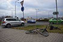 Nehoda cyklisty v Kladně.