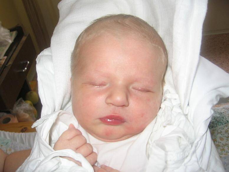 Matyáš Kříž, Buštěhrad, 23.6.2009, váha 3,28 kg, míra 49 cm, rodiče Ivana Ocelková a Jakub Kříž (porodnice Kladno)