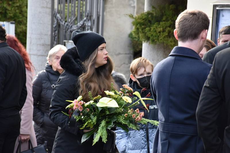 Poslední rozloučení s Václavem Zelenkou ve velké smuteční kapli kladenských hřbitovů.