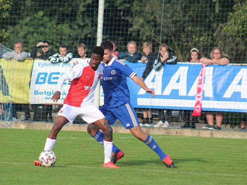 Třetiligový Slovan Velvary přivítal v rámci MOL Cupu mistrovskou Slavii Praha.