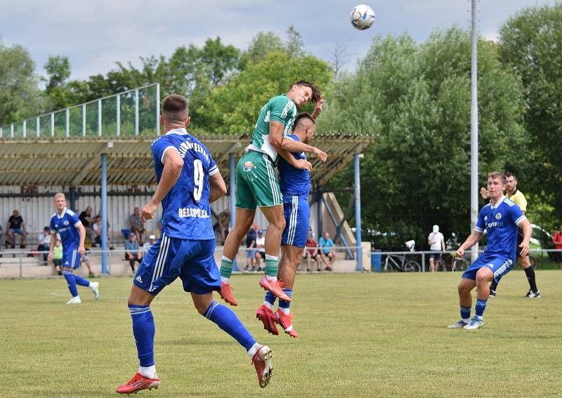 Přípravný zápas Velvary (v modrém) - Hostouň 2:0.