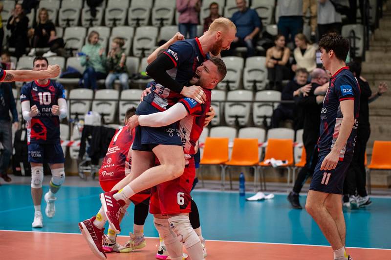 Třetí zápas čtvrtfinále extraligy: Lvi Praha jasně vyhráli nad volleyball Kladno 3:0.