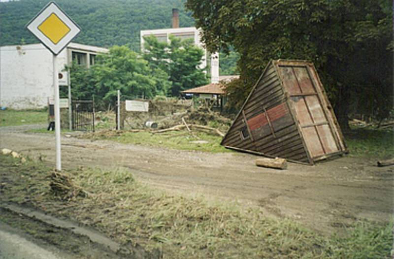 Povodně z roku 2002 v Hýskově.