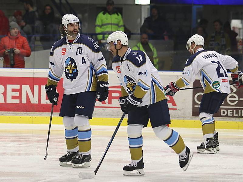 Hokejová Chance liga: Rytíři Kladno - HC Slovan Ústí nad Labem 3:2. Jaromír Jágr po více než roce hrál soutěžní zápas v Kladně.