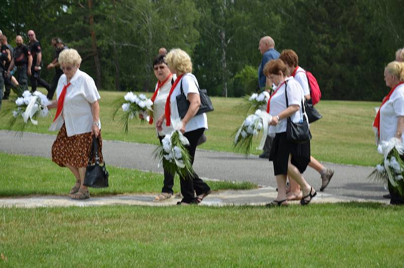 V  Lidicích se uskutečnil pietní akt k 77. výročí lidické tragédie.